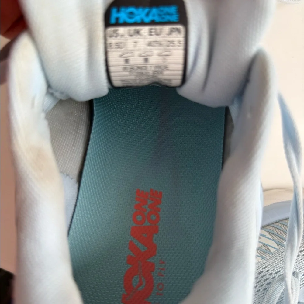 Hoka bondi 7 Women's Pale Blue Cushioned Running Shoes
Size 8.5 - Picture 10 of 10